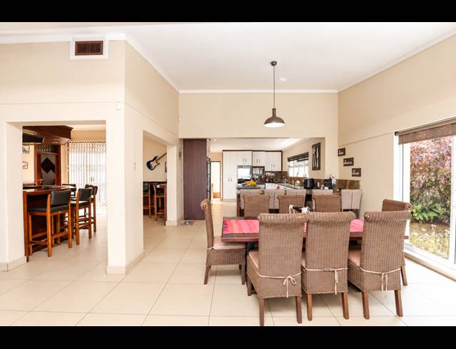 5 BEDROOM HOUSE FOR SALE IN GLENWOOD